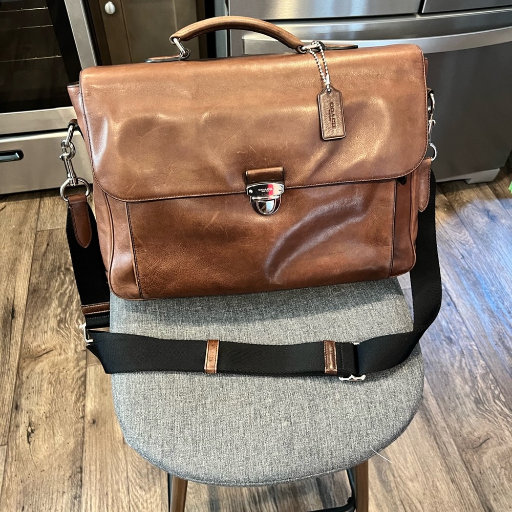 Mens large coach bag genuine leather w/strap
